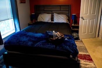 amazin lrg 3 bed house w king bed