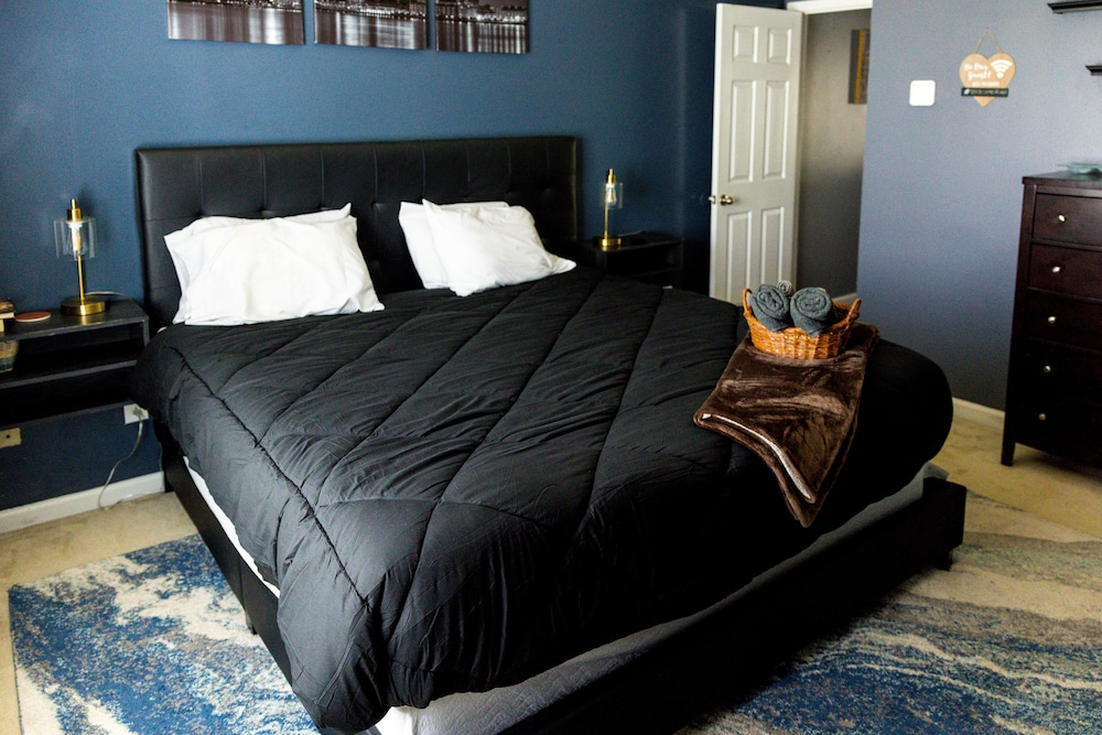 amazin lrg 3 bed house w king bed
