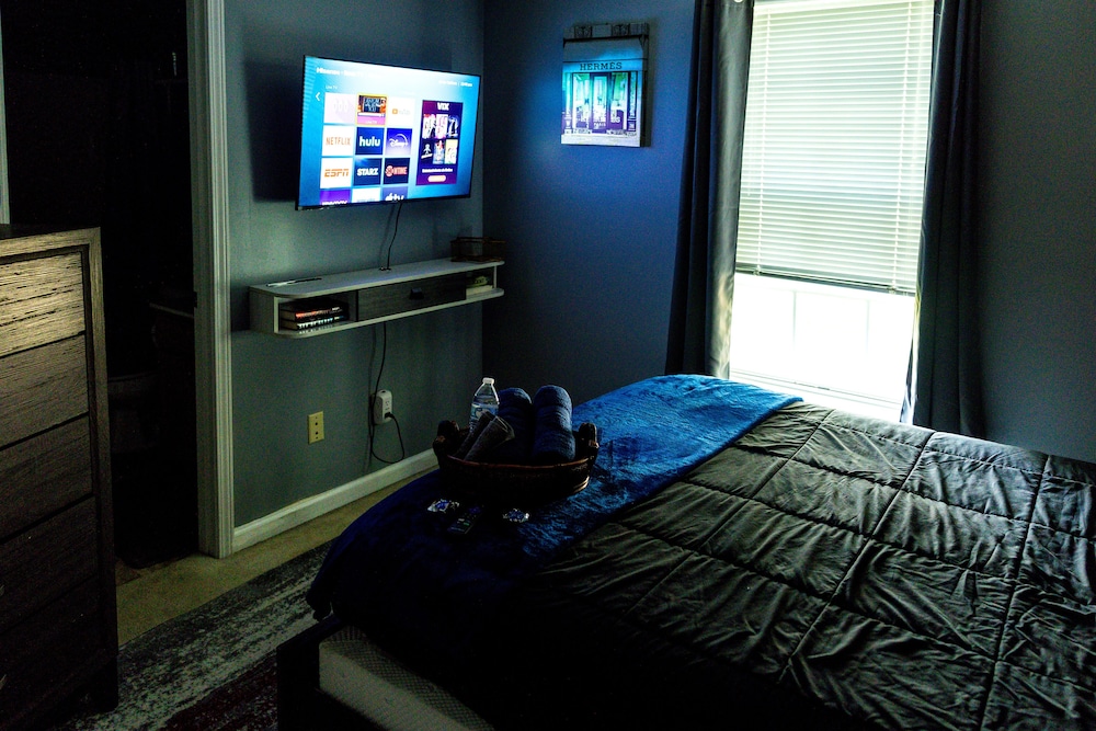 amazin lrg 3 bed house w king bed