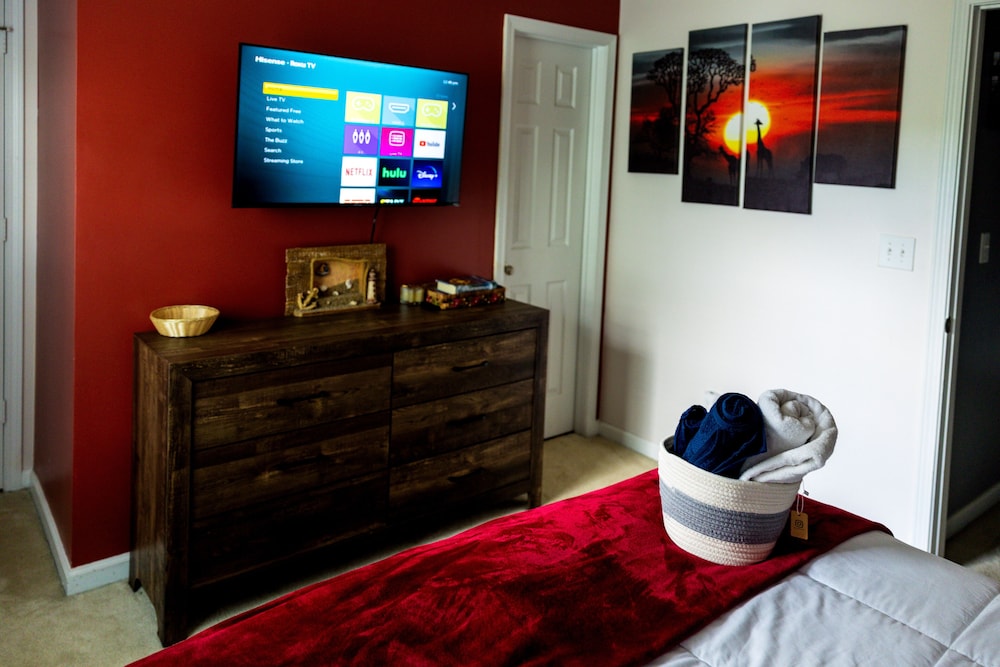 amazin lrg 3 bed house w king bed