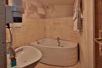 travel inn cave hotel