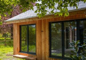 the weeping willow lodges