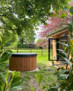 the weeping willow lodges