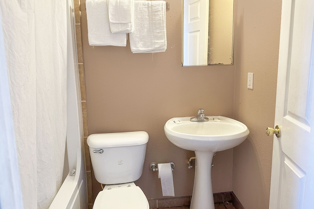 sparta seven motel by oyo near milledgeville