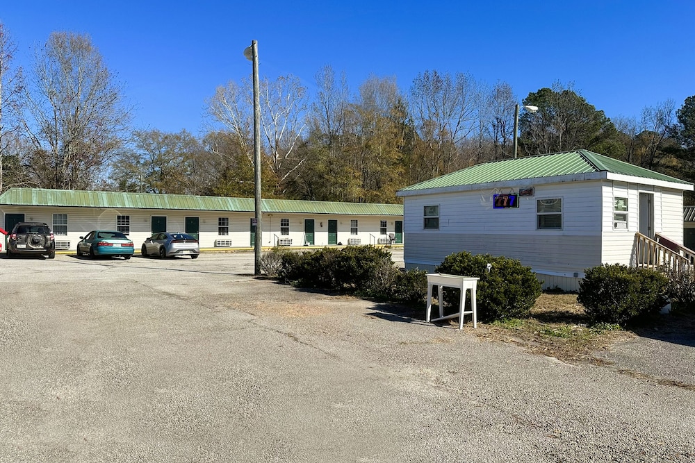 sparta seven motel by oyo near milledgeville