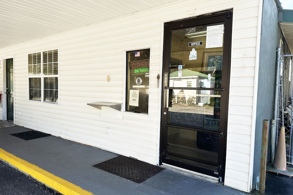 sparta seven motel by oyo near milledgeville
