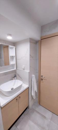 athens plaka family suites