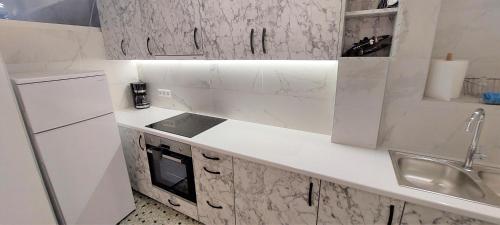 athens plaka family suites