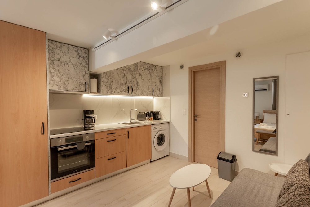 athens plaka family suites