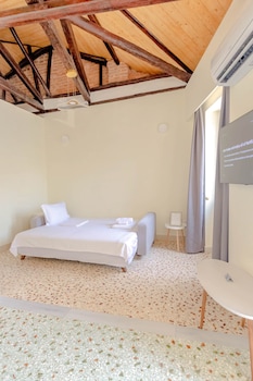 athens plaka family suites