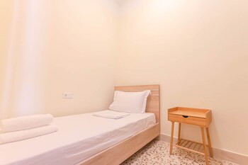 athens plaka family suites