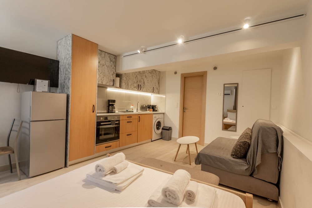 athens plaka family suites