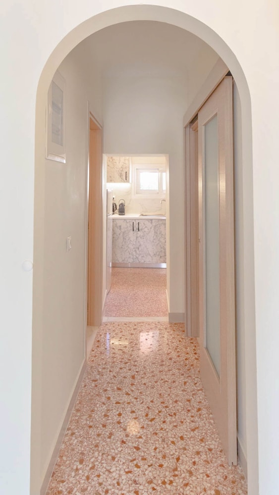 athens plaka family suites