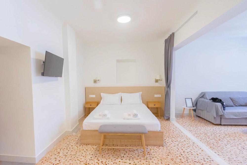 athens plaka family suites