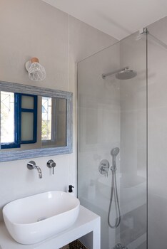 absolute perdika aegina