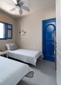 absolute perdika aegina