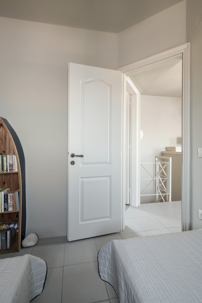 absolute perdika aegina