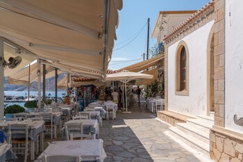 absolute perdika aegina