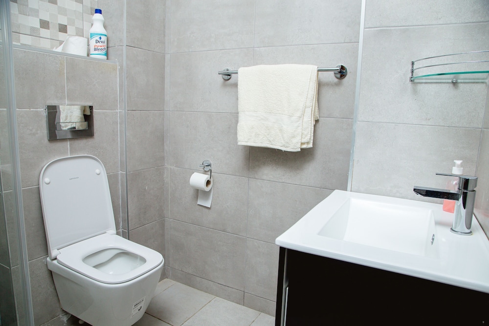 ark hotel and apartments