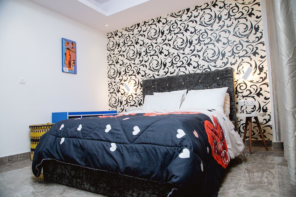 ark hotel and apartments