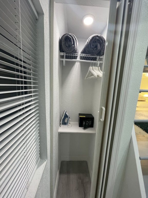 the tiny cottage in the springs