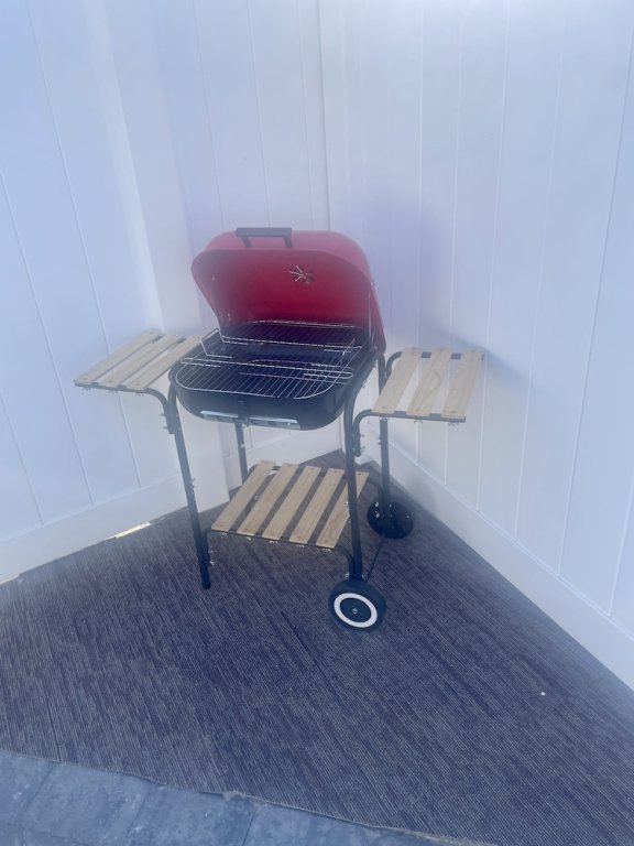 the tiny cottage in the springs