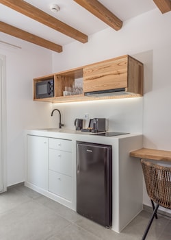 elements of milos