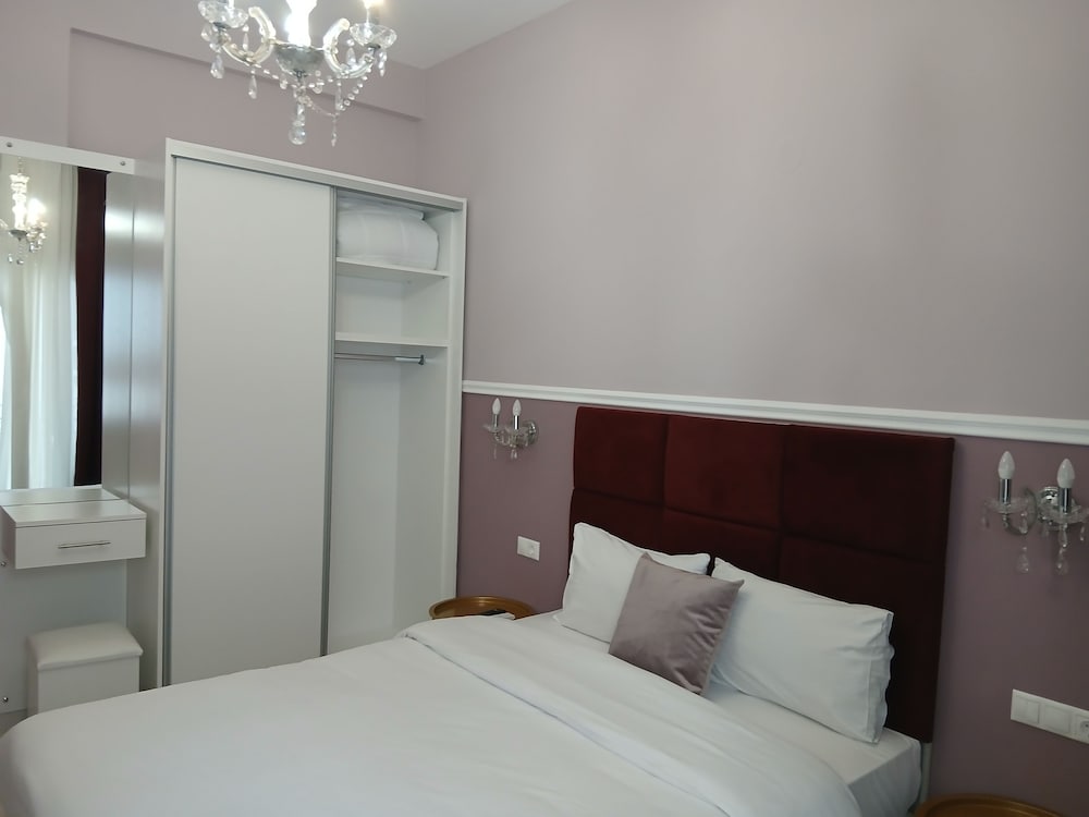 black onyx comfort suites