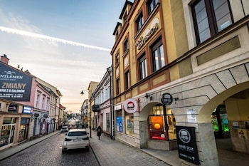 Pod Ratuszem,Rzeszów>>Rzeszow,2 star