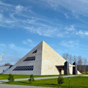 Hotel Nevada,Zielona Gora>>Lagow,3 star