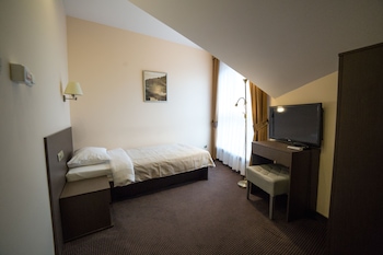 hotel sokolowska airport modlin