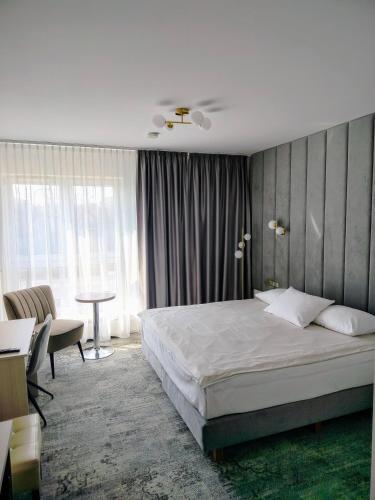 hotel sokolowska airport modlin