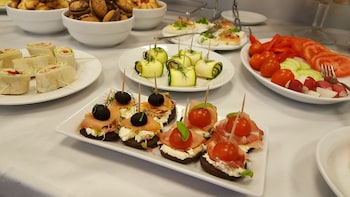 hotel sokolowska airport modlin