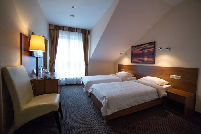 hotel sokolowska airport modlin