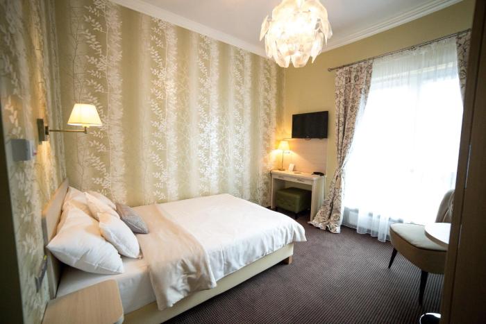 hotel sokolowska airport modlin