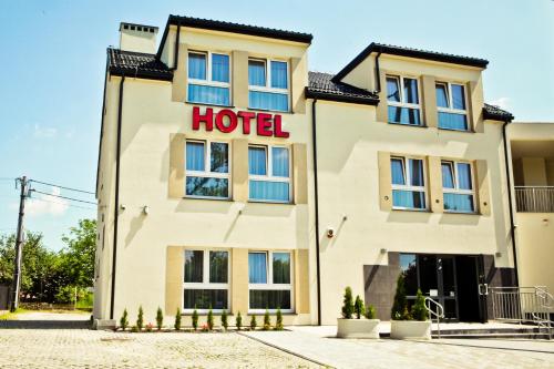 hotel sokolowska airport modlin