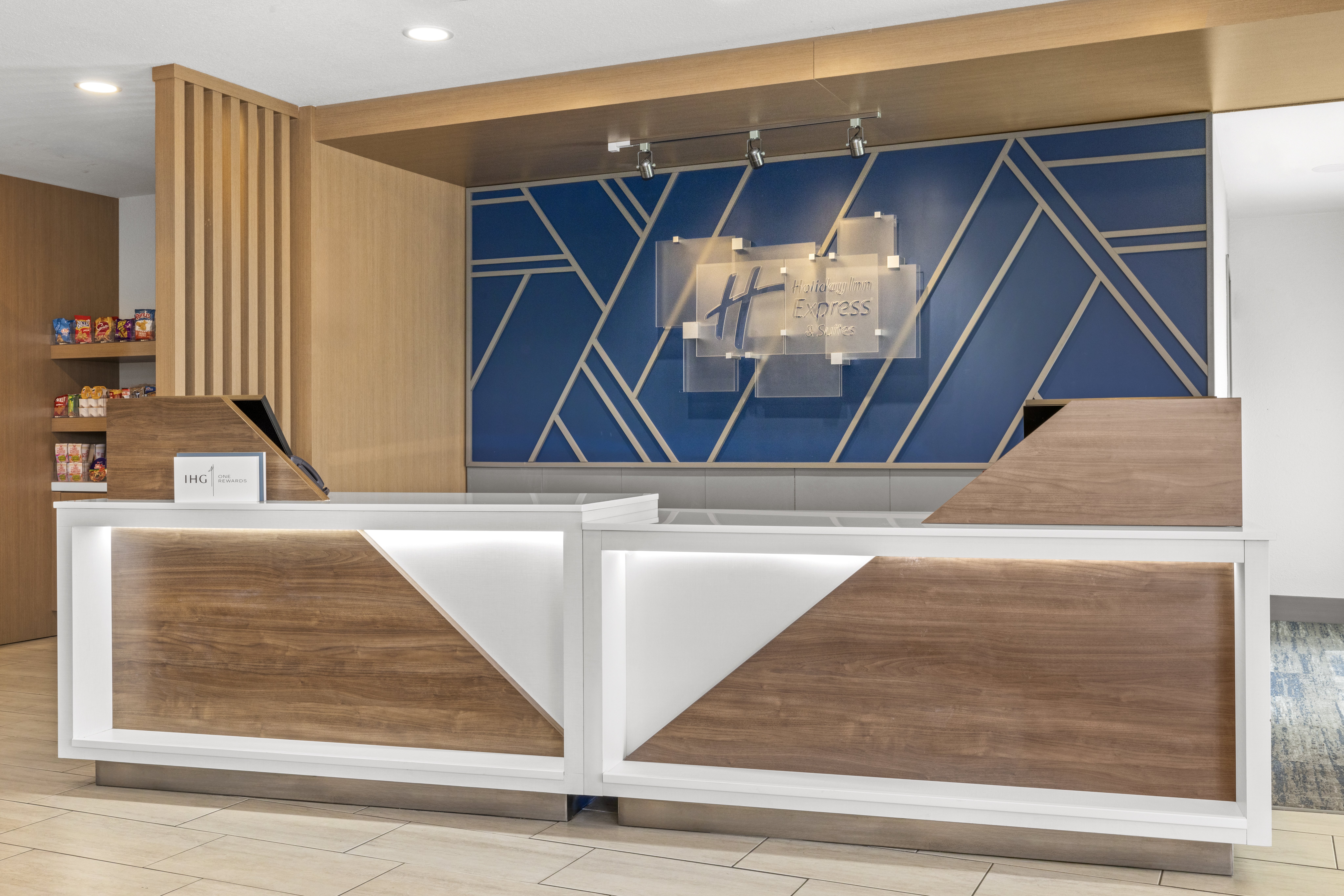 holiday inn express and suites phoenix west tolles