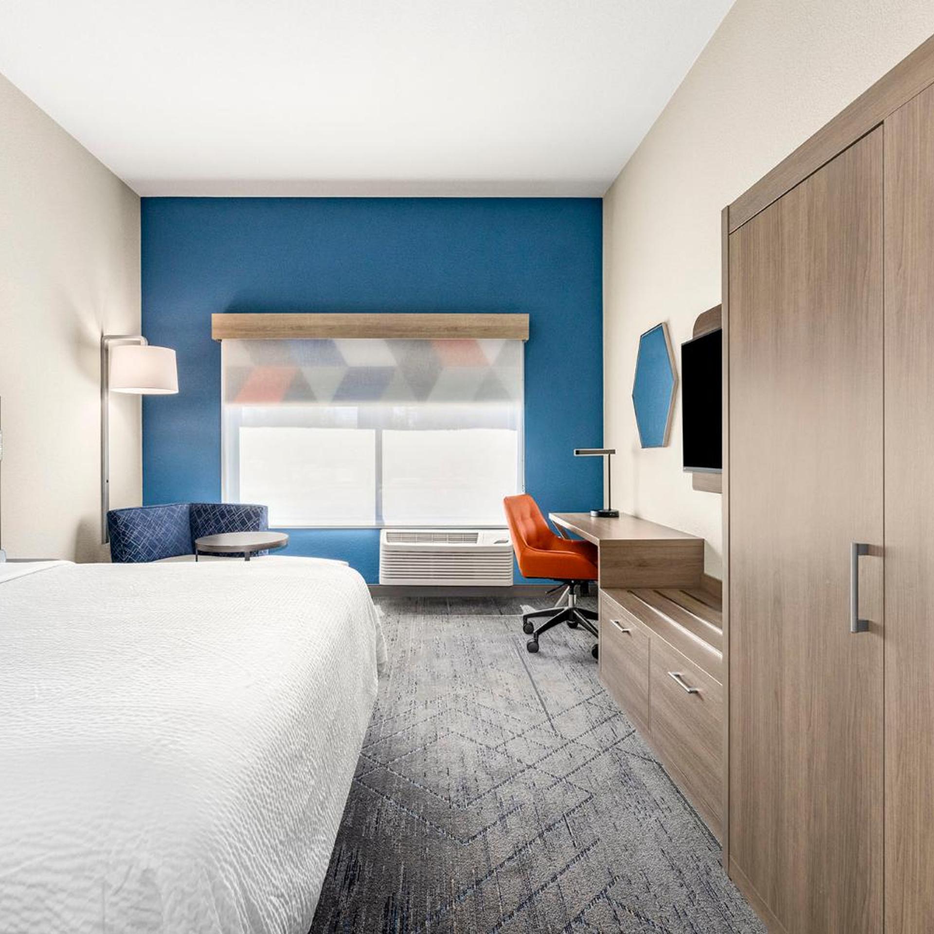 holiday inn express and suites phoenix west tolles