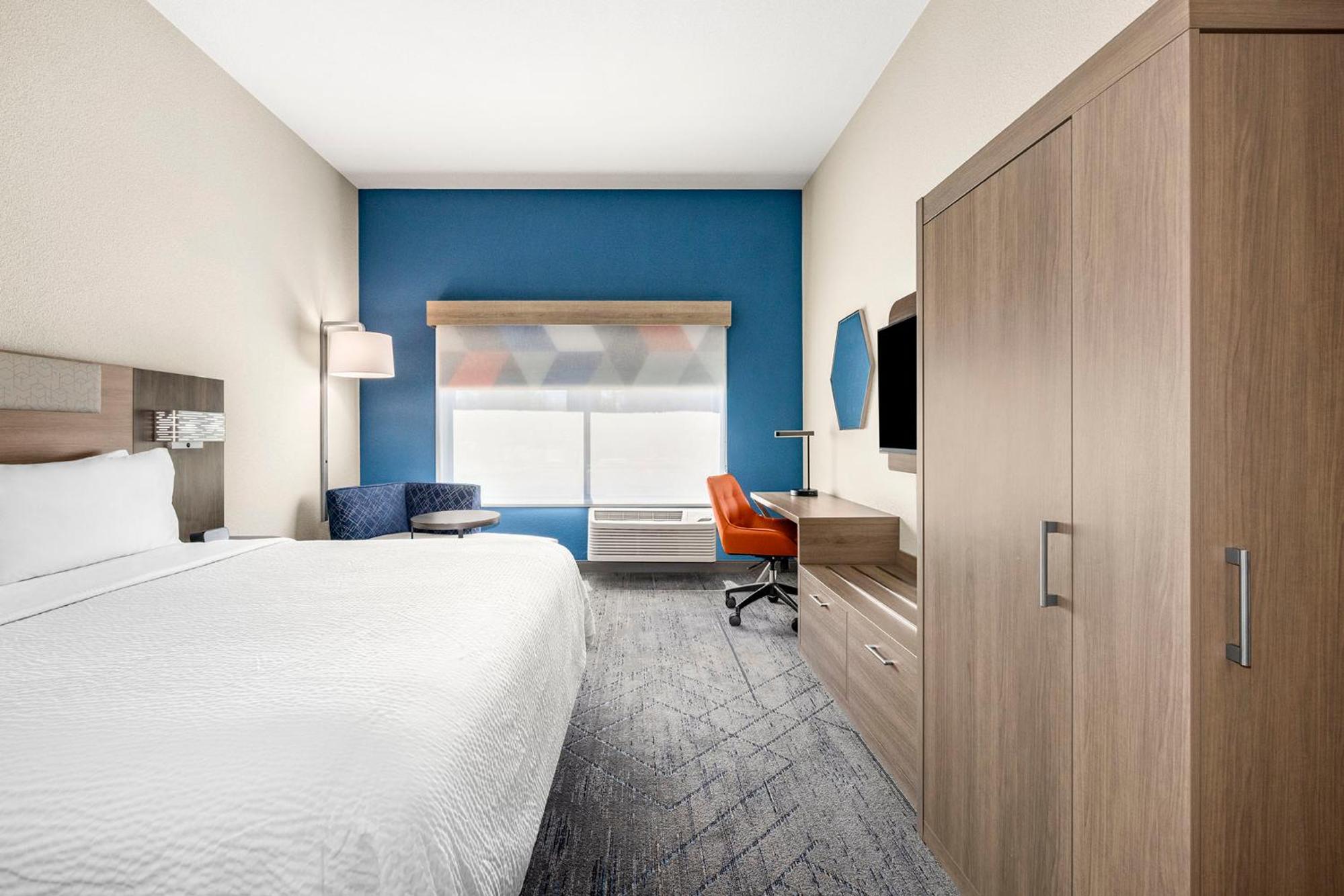 holiday inn express and suites phoenix west tolles