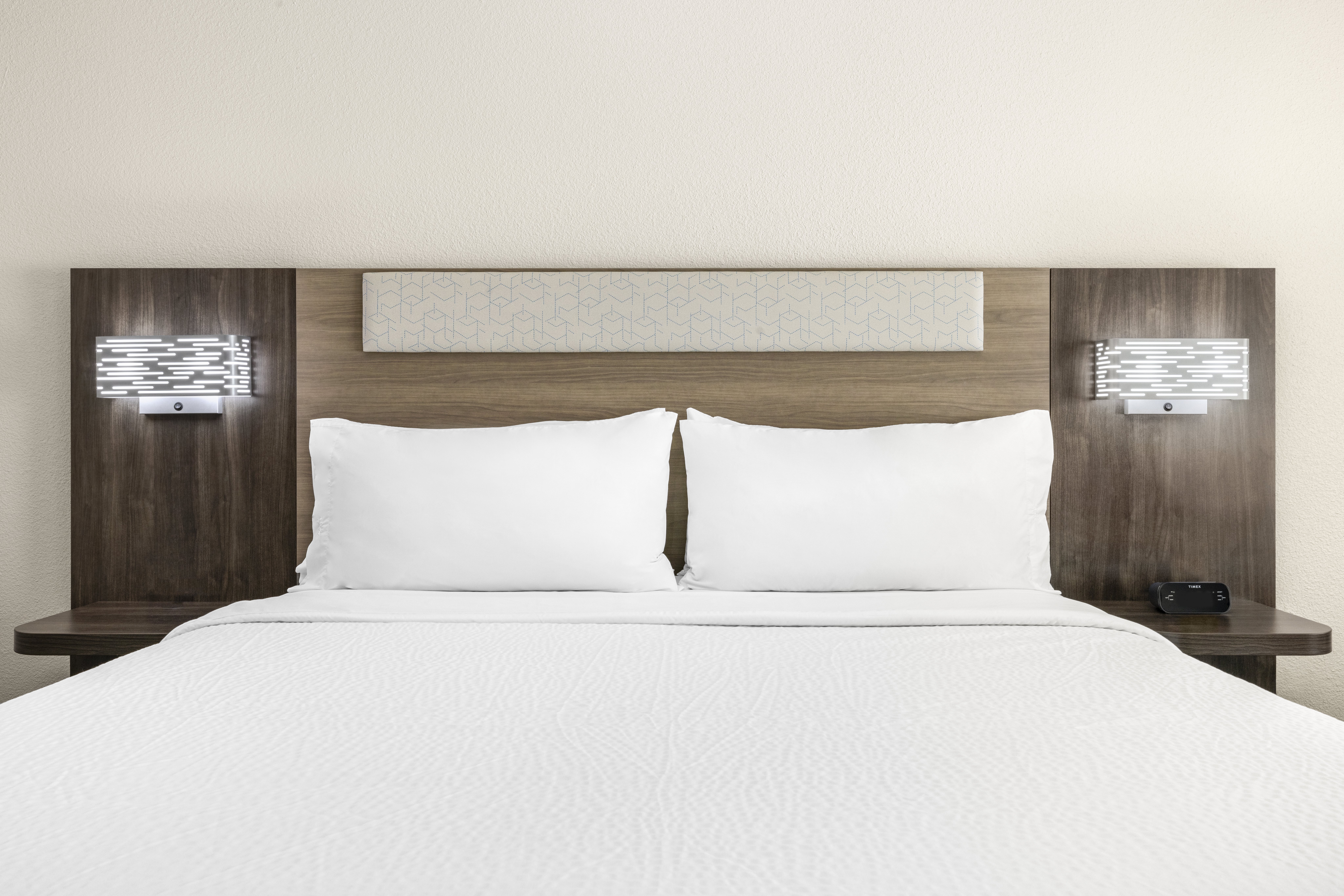 holiday inn express and suites phoenix west tolles