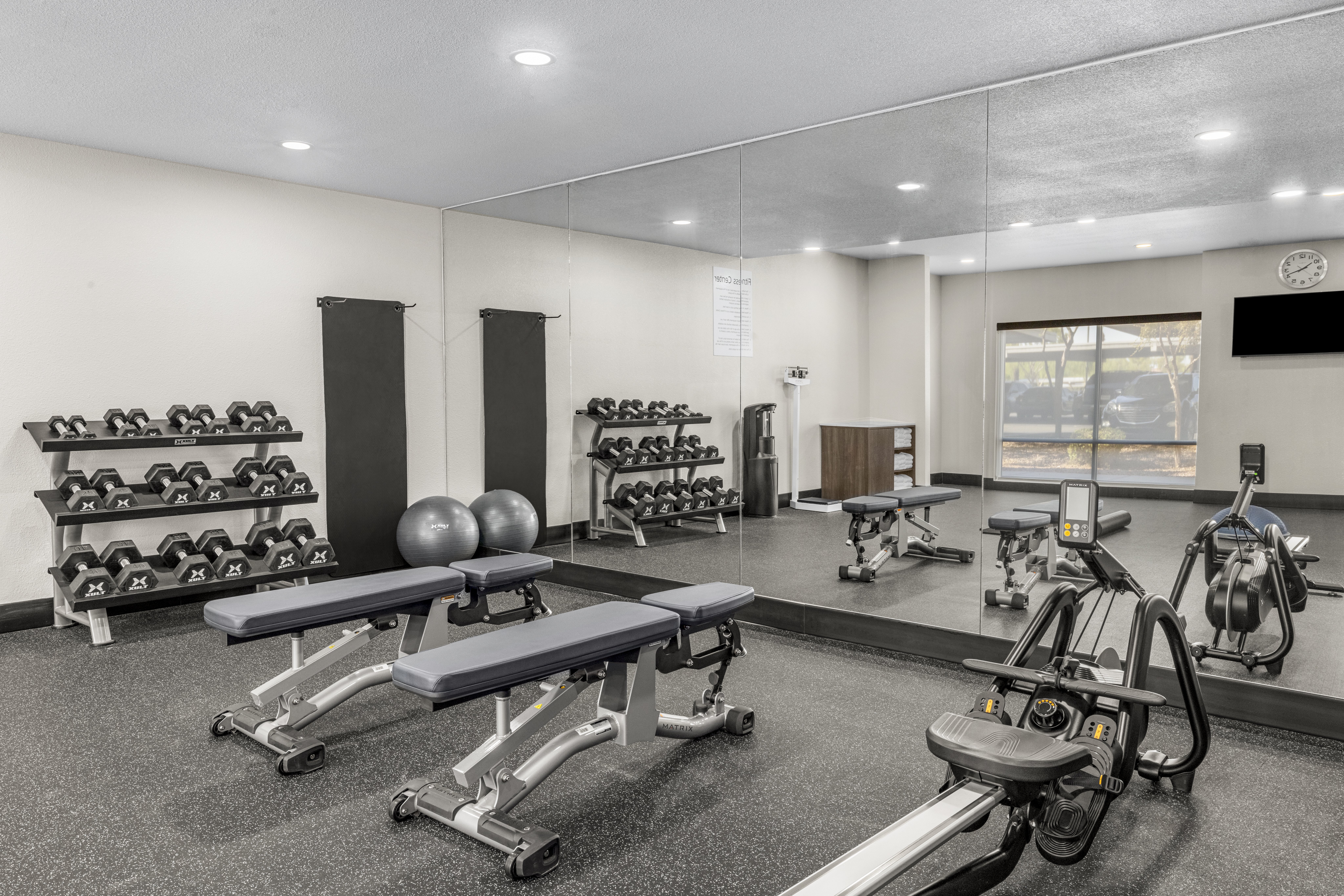 holiday inn express and suites phoenix west tolles