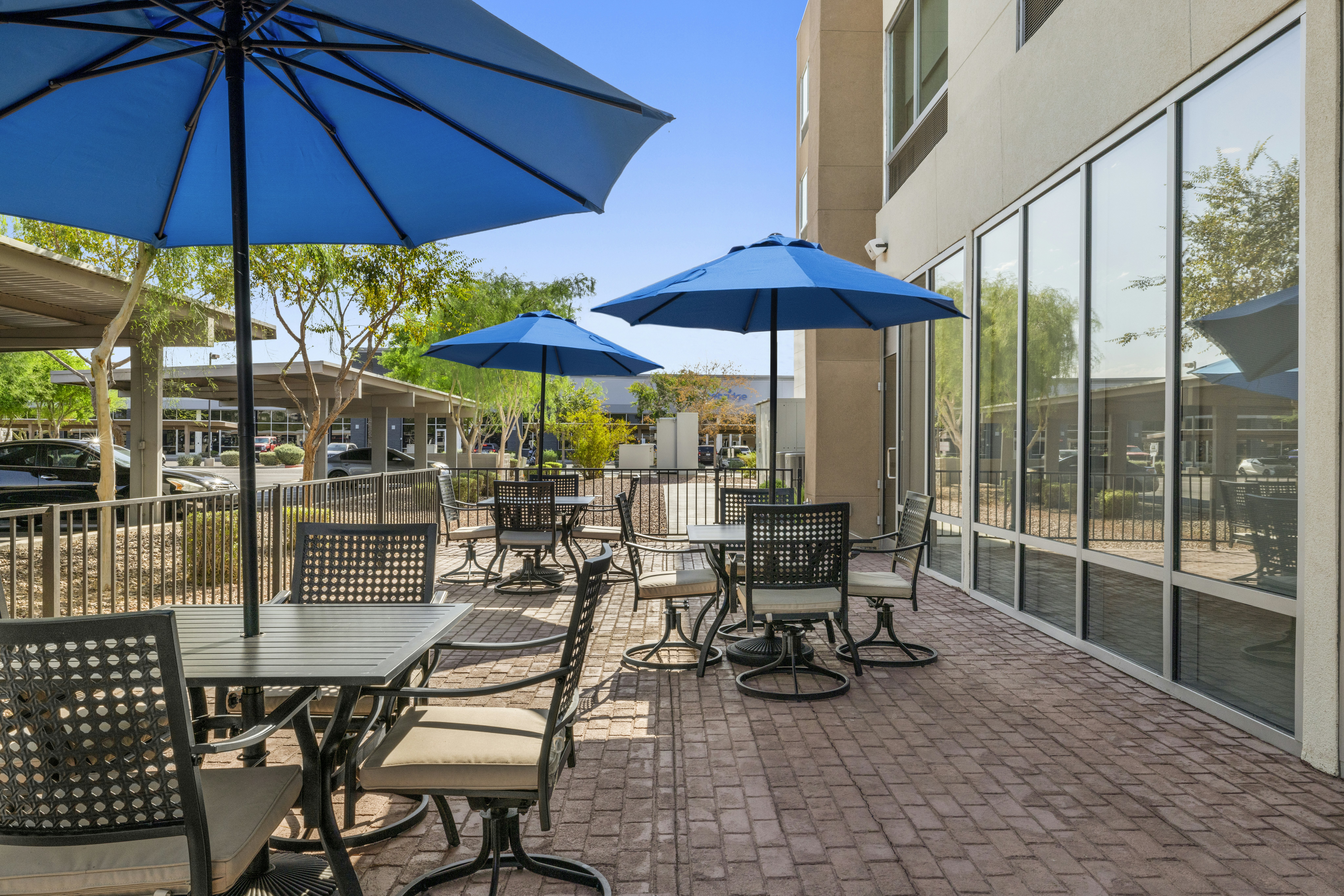 holiday inn express and suites phoenix west tolles