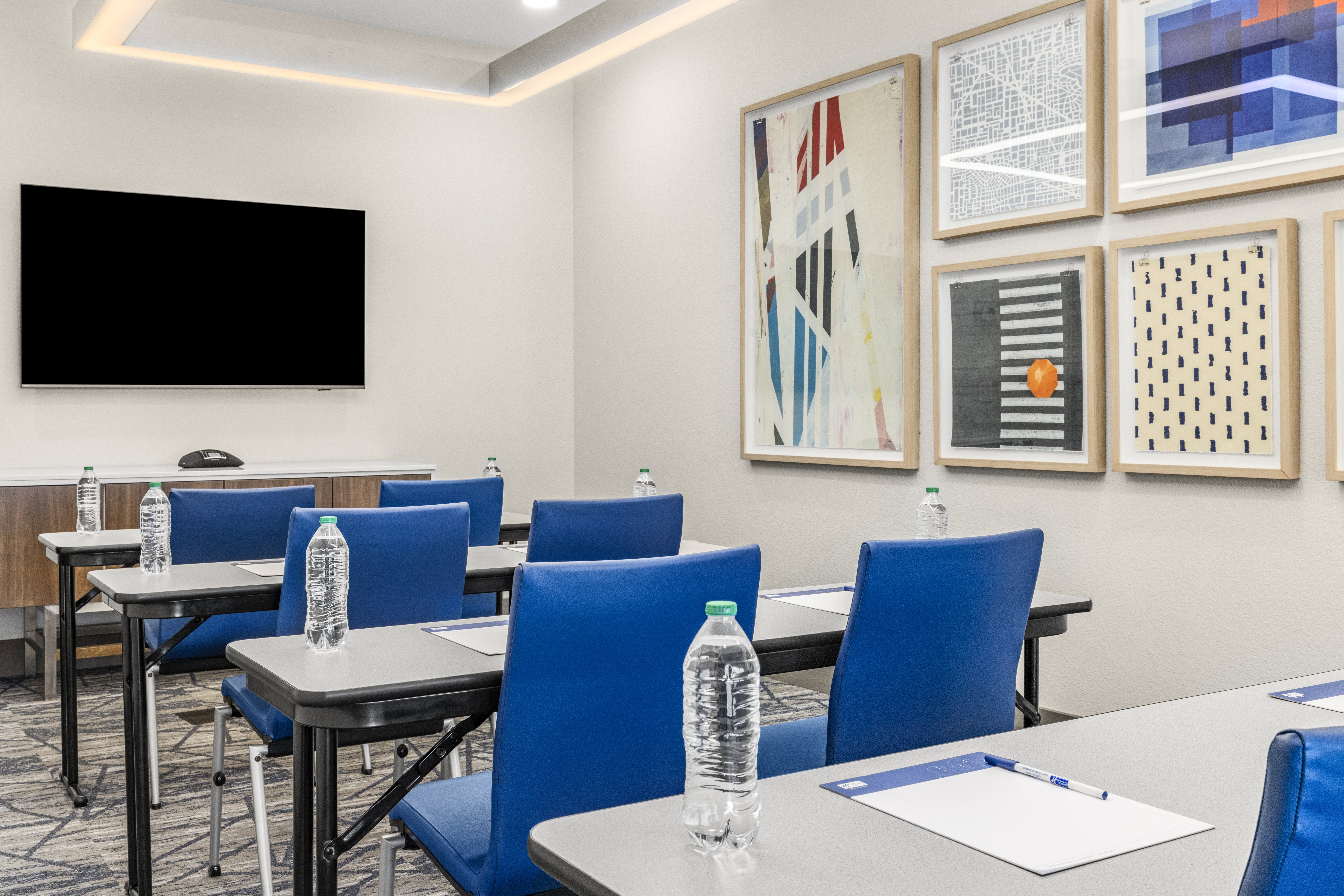 holiday inn express and suites phoenix west tolles