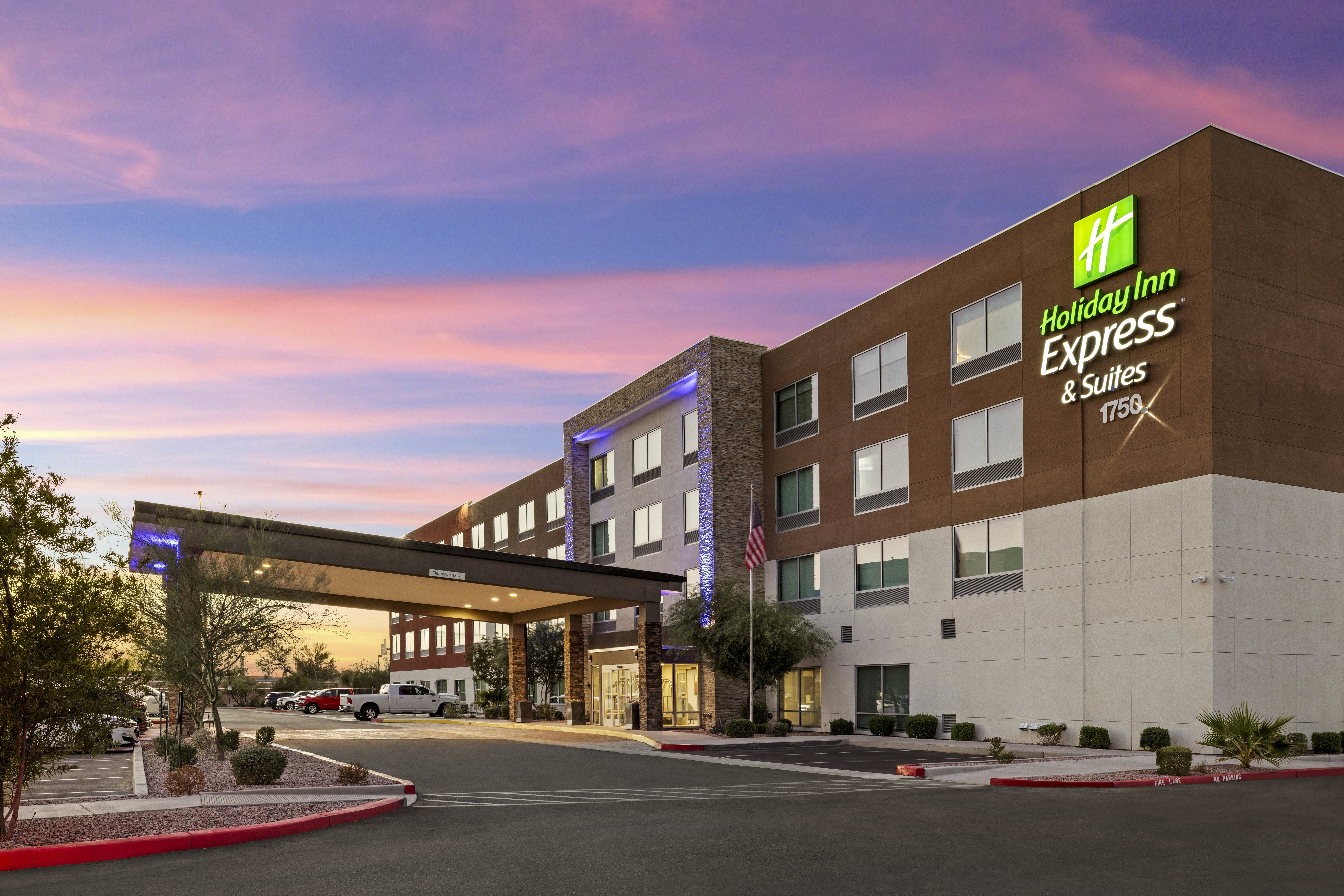 holiday inn express and suites phoenix west tolles