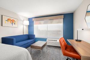 holiday inn express and suites phoenix west tolles