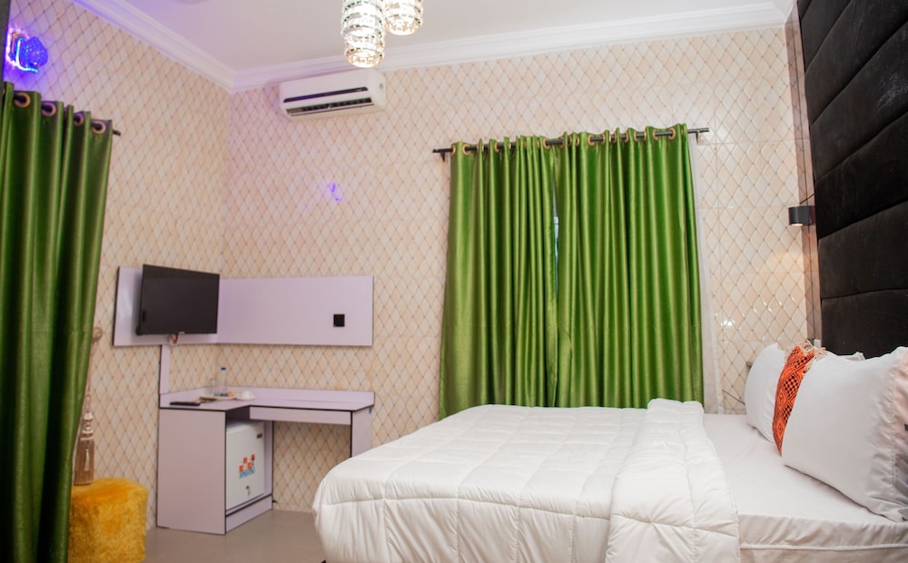 eliana elios luxury homes