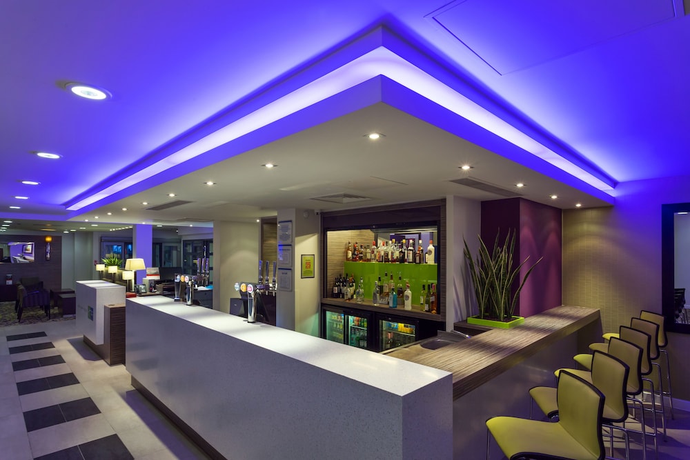 holiday inn express harlow by ihg
