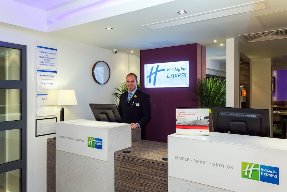 holiday inn express harlow by ihg