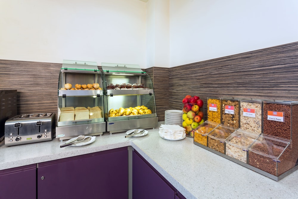holiday inn express harlow by ihg