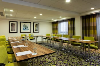 Holiday Inn Express Harlow, An Ihg Hotel,Harlow>>Essex,3 star